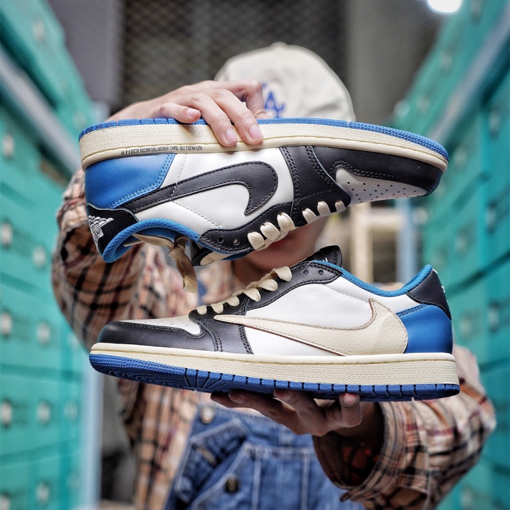 j1 low travis scott price