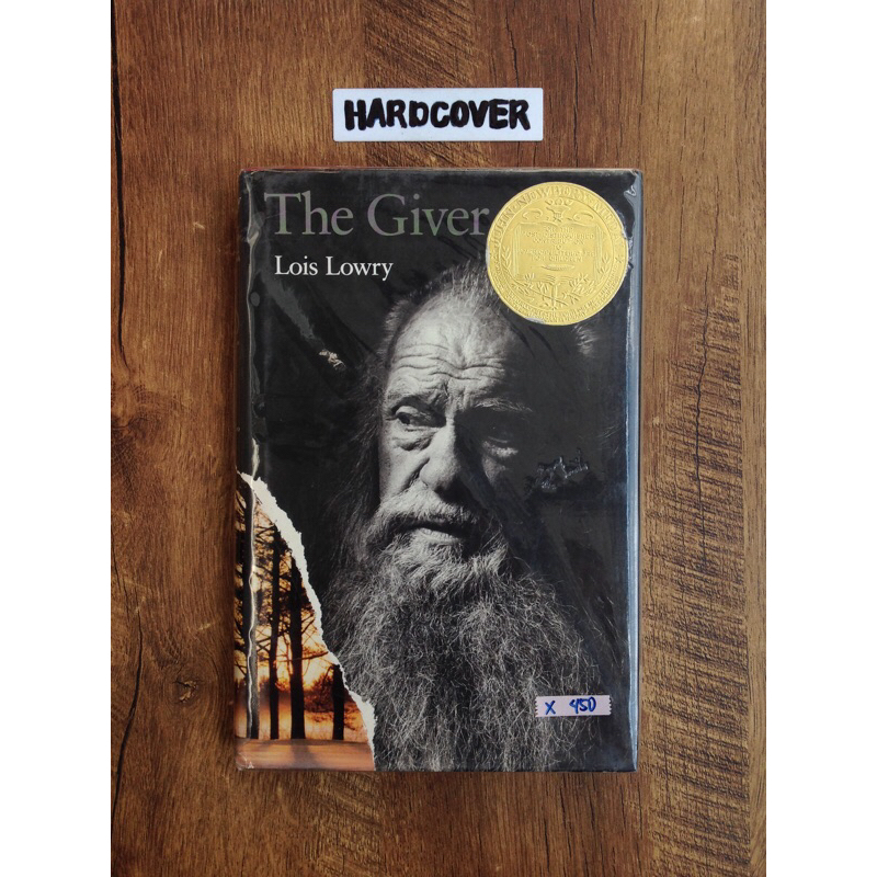 The Giver by Lois Lowry children’s newberry | Shopee Philippines
