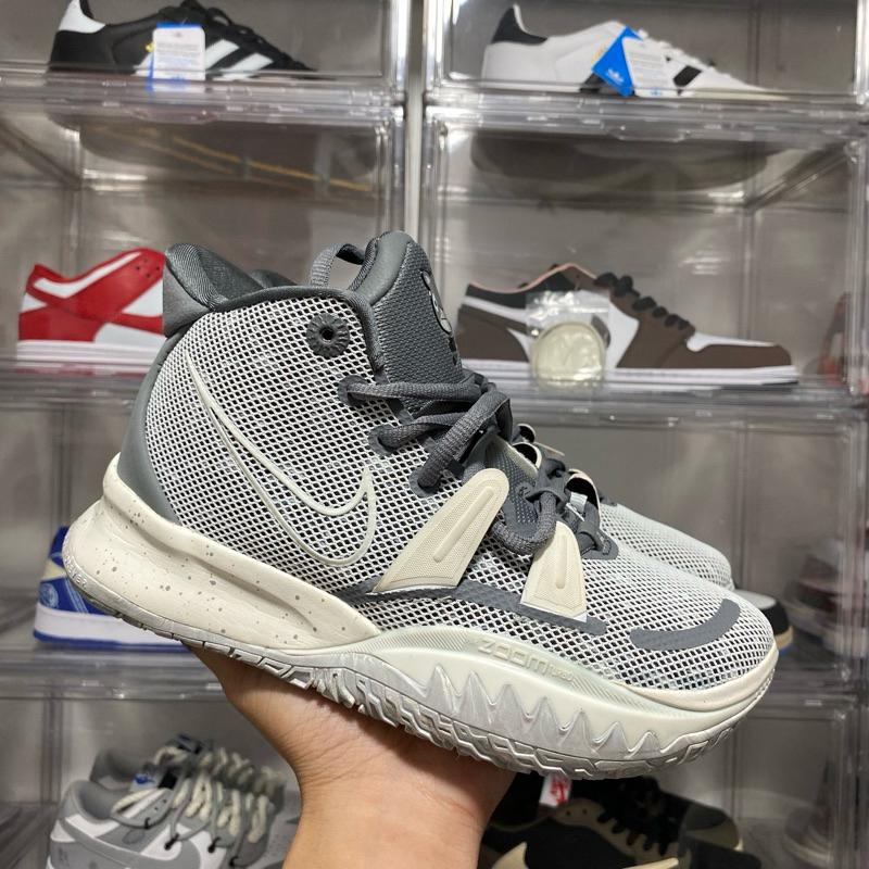 Kyrie 5 oreo size on sale 7