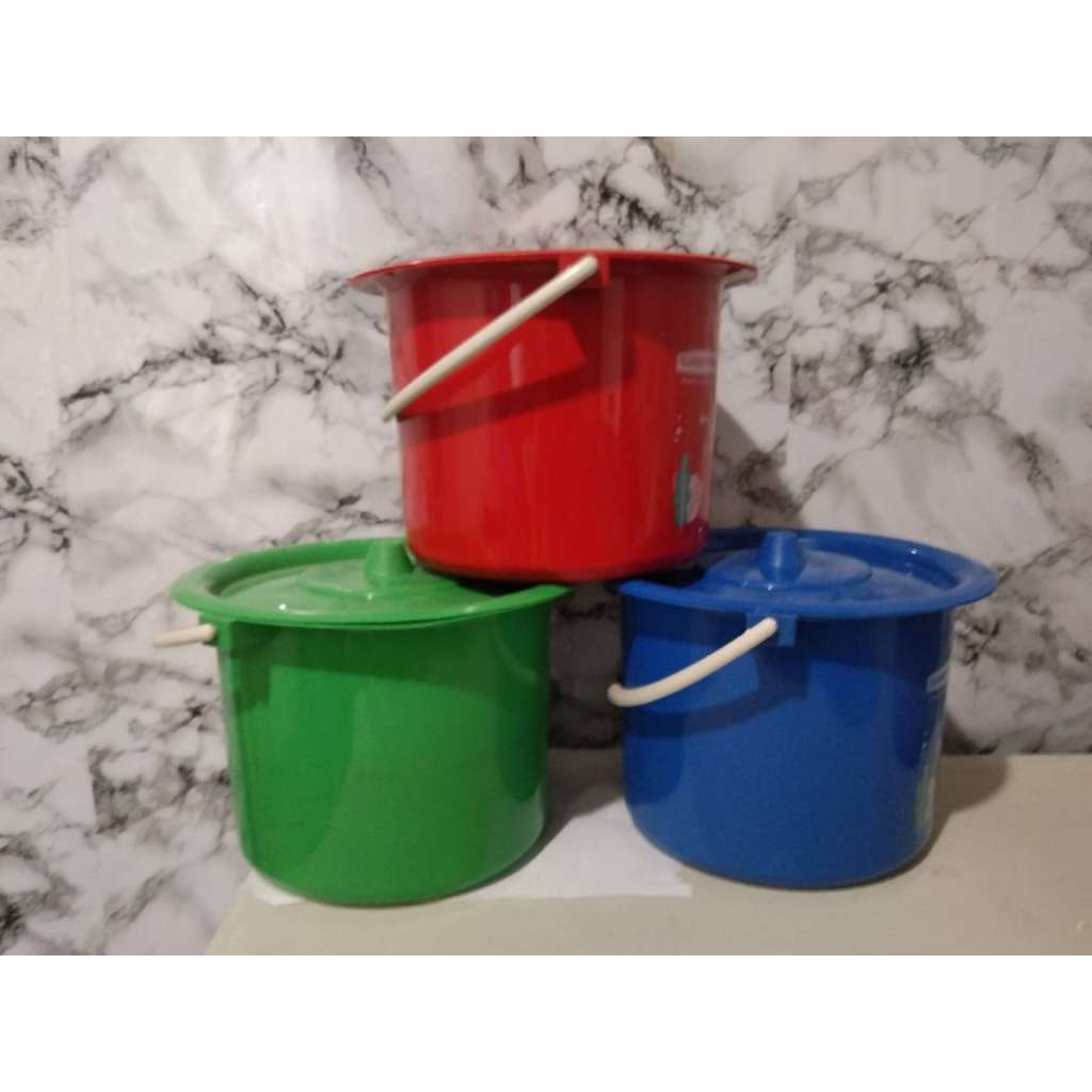 CHAMBER POT HIGH QUALITY ARENOLA WITH HANDLE RANDOM COLOR | Shopee ...