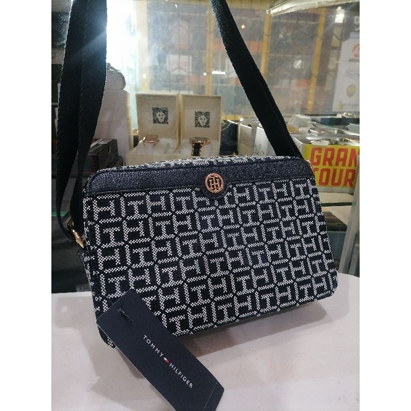 camera crossbody bag TOMMY HILFIGER Original Shopee Philippines