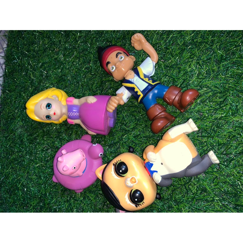 ASSRTD PRELOVED 2 set collectibles and lol container van with dolls ...