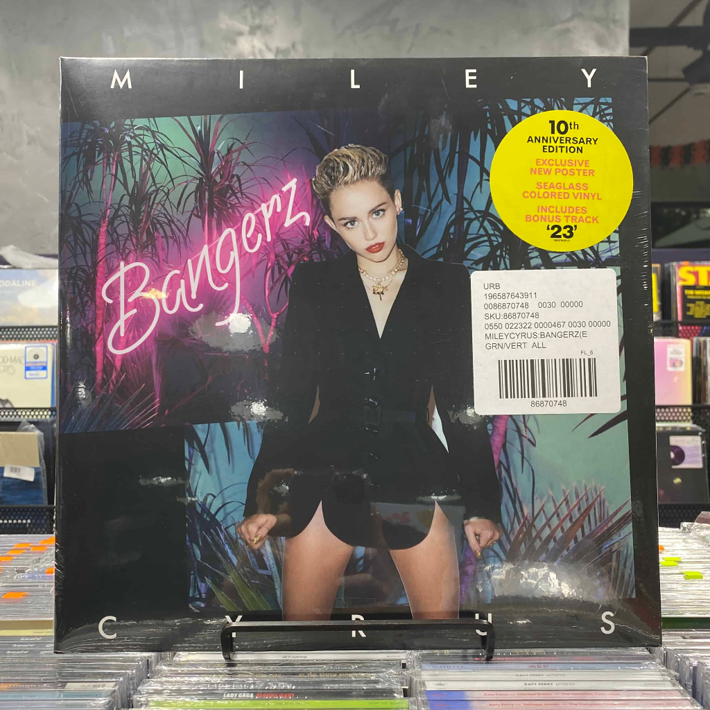 Miley Cyrus - Bangerz - deals Colored Vinyl LP - European Import