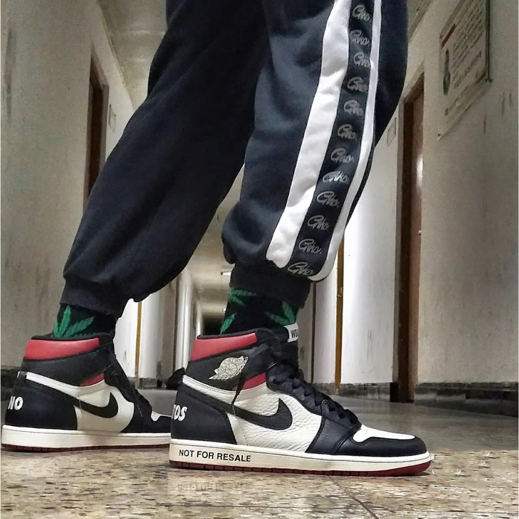 Jordan 1 not for resale on feet sales