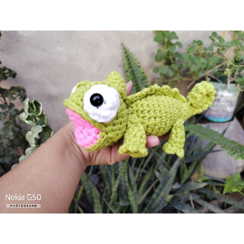 Crochet Pascal Pet of Tangle (Rapunzel) | Shopee Philippines