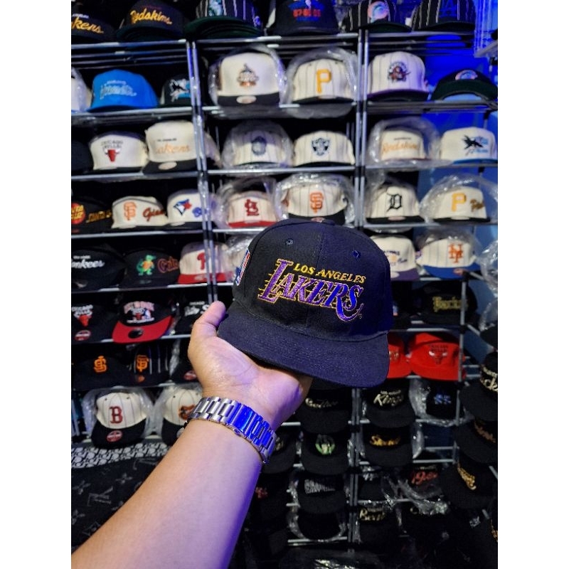 Lakers motion snapback on sale