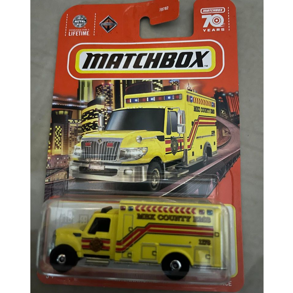 MATCHBOX INTERNATIONAL WORKSTAR AMBULANCE MBX COUNTY EMS( COLOR ...