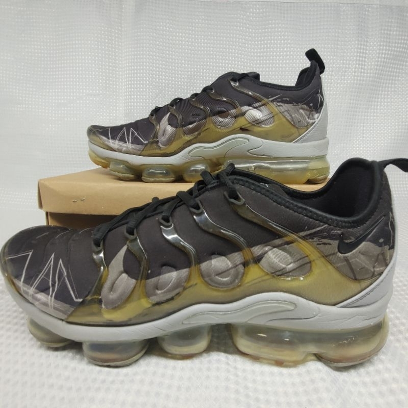 Vapormax plus outlet nere e oro