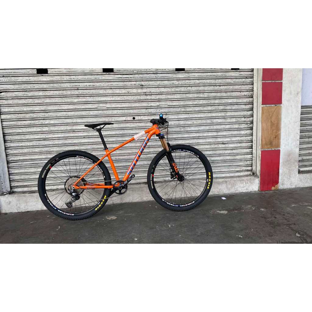 MOUNTAINBIKE BUILD BIKES