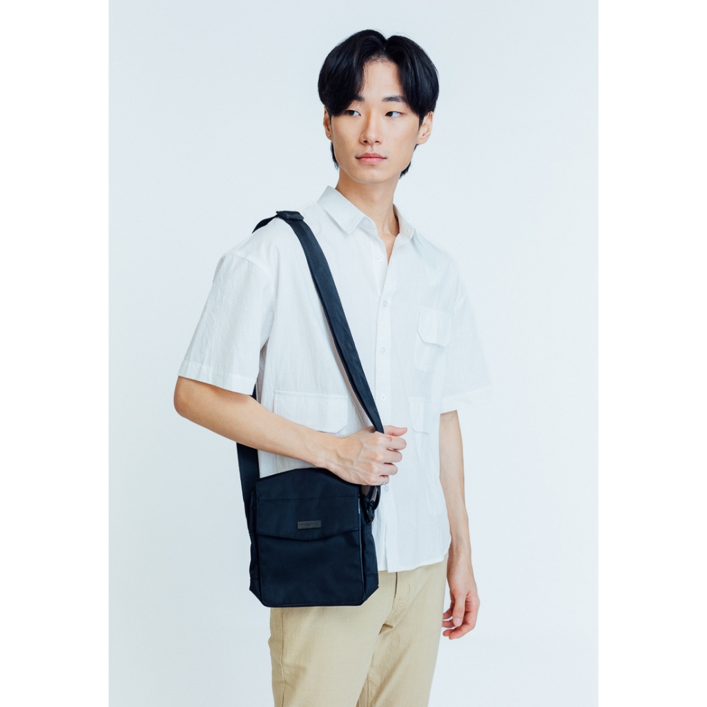 Mossimo sling bag on sale