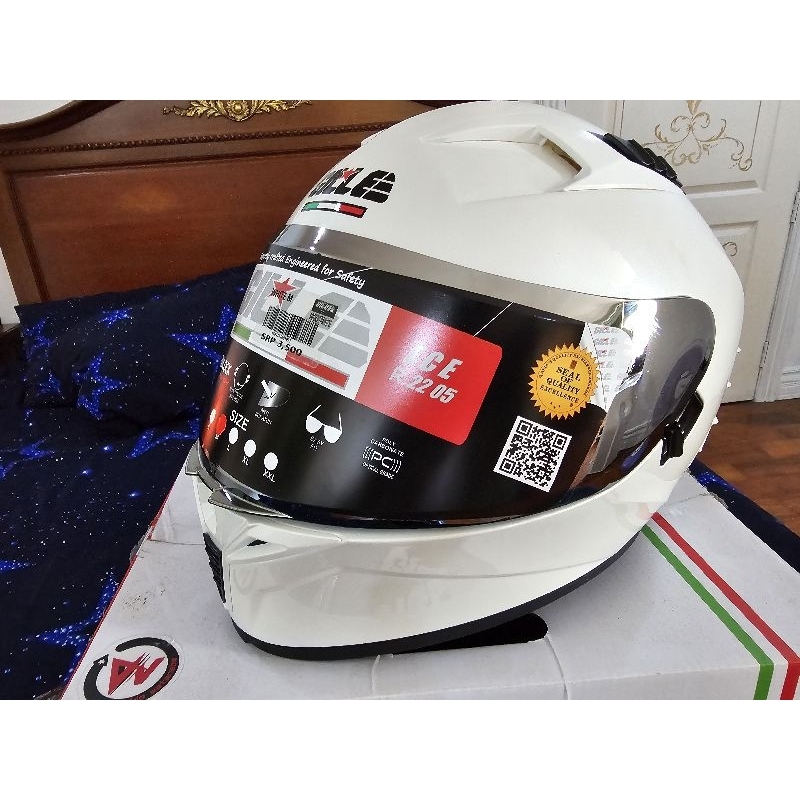 Gille Circuit Helmet (Gloss White) | Shopee Philippines