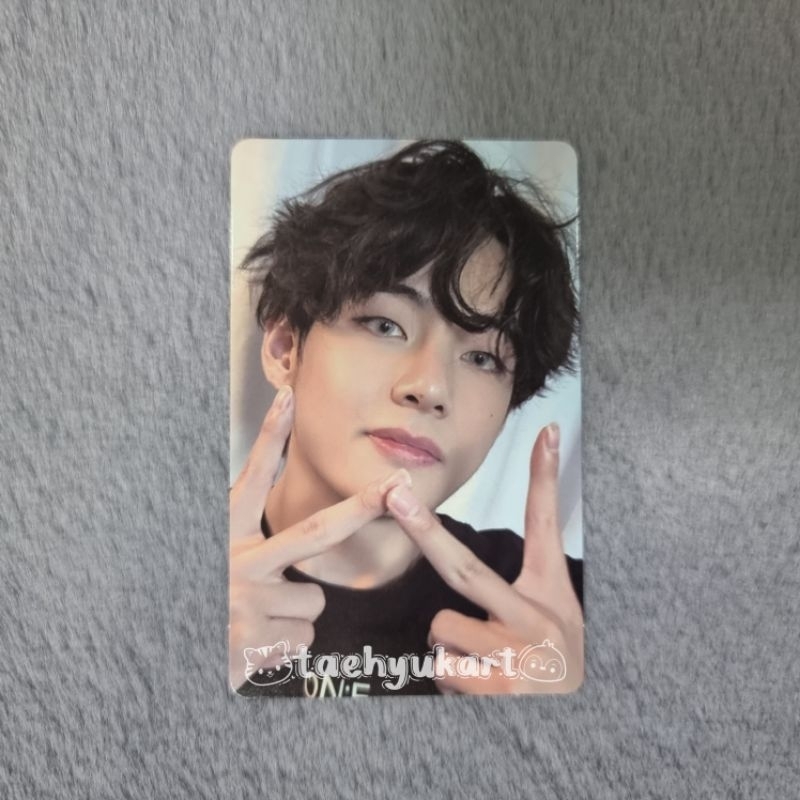 TAEHYUNG and Jungkook outlet mots one blu ray photocards