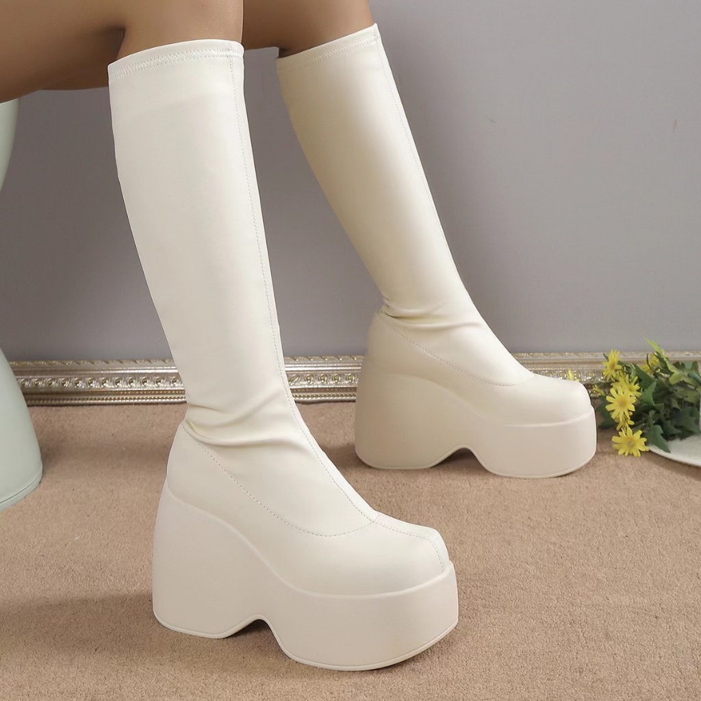 Size 14 best sale platform boots