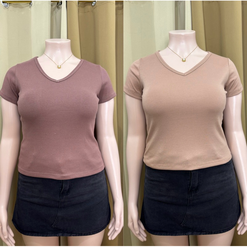Plus Size Plaid V-Neck Knit Top