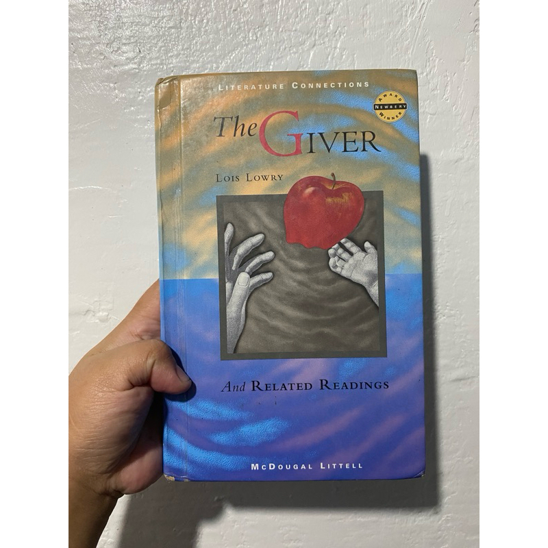 The Giver | Lois Lowry | Shopee Philippines