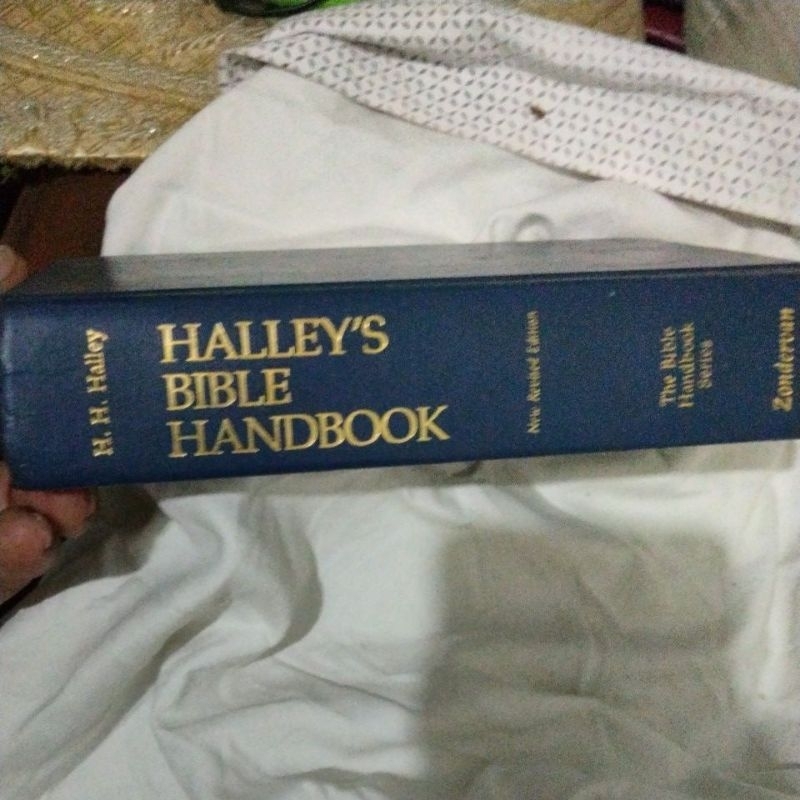 Halley's Bible handbook | Shopee Philippines