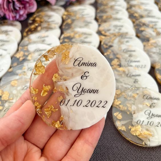 20 30 50pcs Customised Refmagnet Resin Souvenirs Wedding Baptism