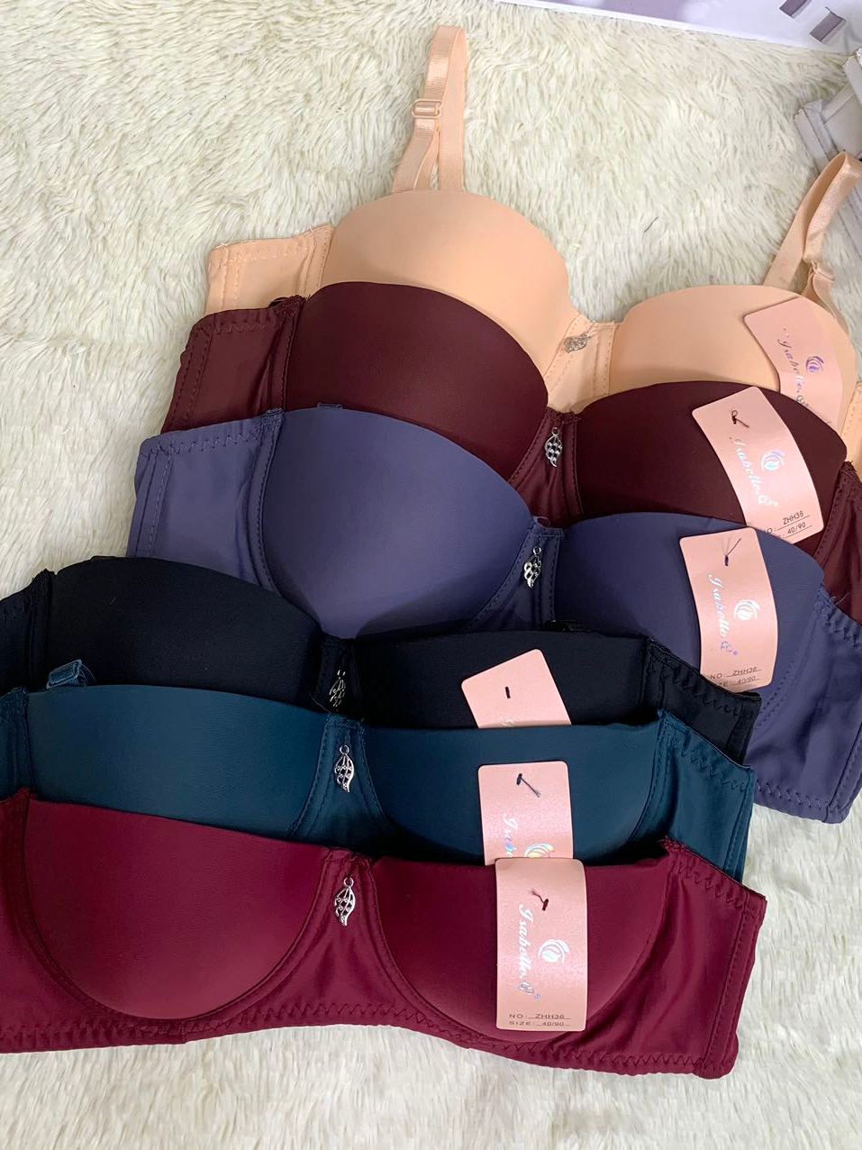 Isabelle.Q Cup B Strapless bra - Plain with Wire #ZHH36 | Shopee ...