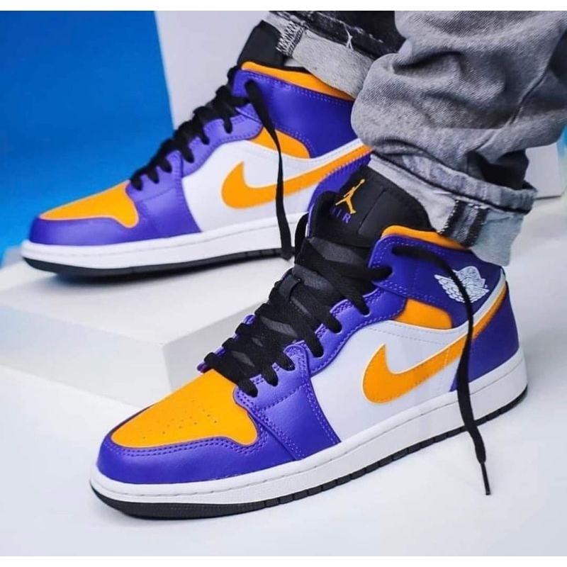 j1 low lakers