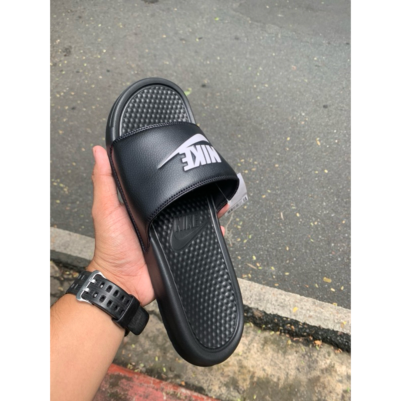 benassi black and white