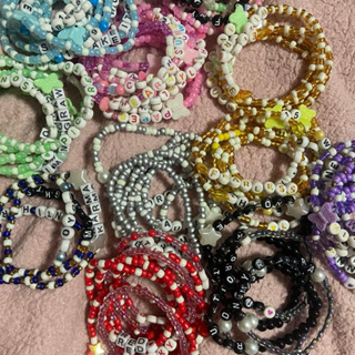 Bulk Daisy Flower Trio Seed Bead Bracelet - Choose Your Favorite String Color! 5 Bracelets (-5%)