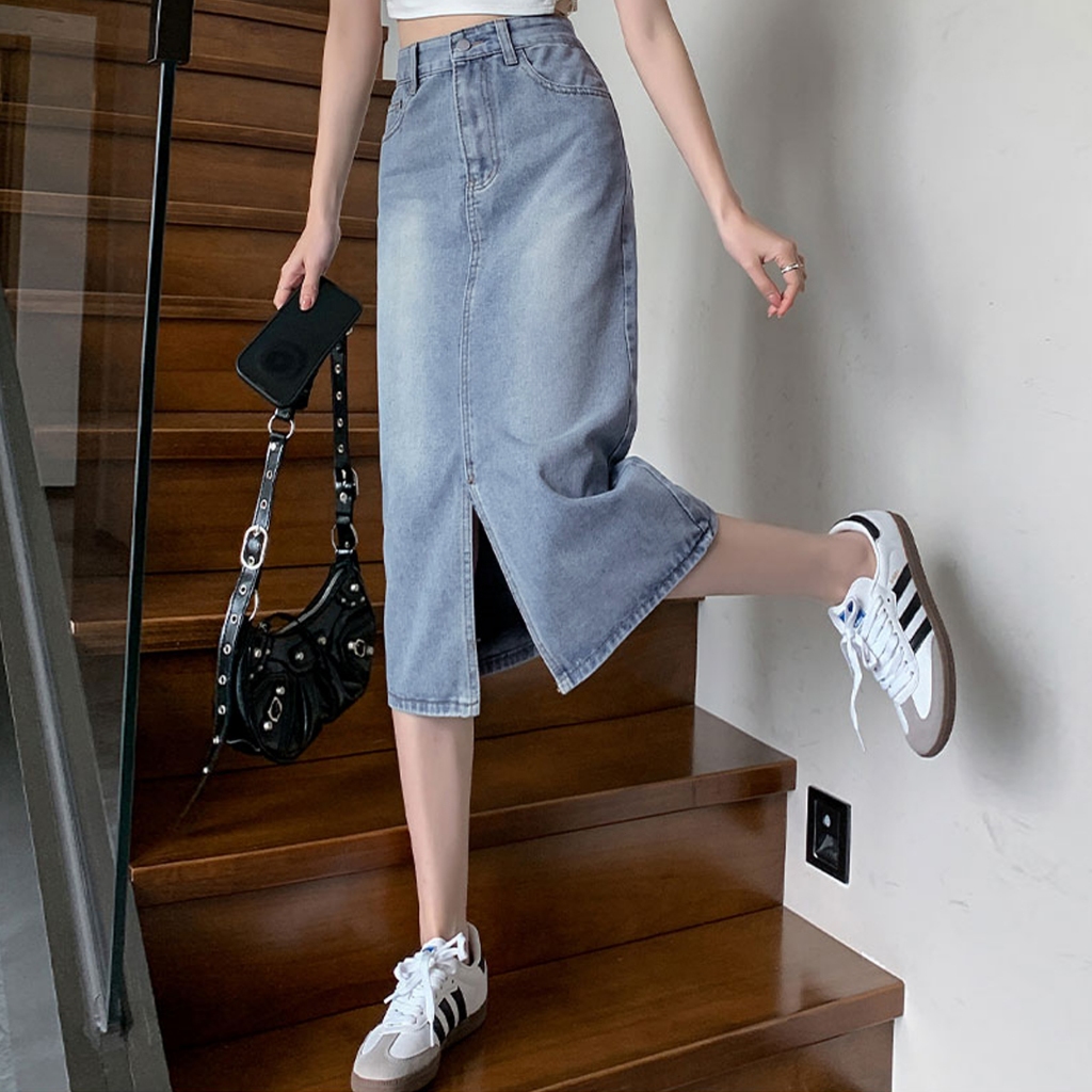Back Slit Straight Denim Skirt