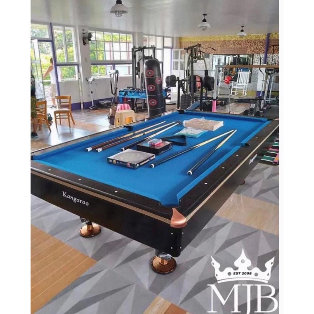 BRUNSWICK BILLIARD TABLE BRANDNEW STANDARD SIZE WITH COMPLETE