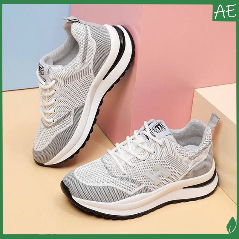 2022 Flying Knitting Shoes Womens Casual Sneakers Ladies Sports Shoes Large  Size Platform Shoes - China Running Shoes and High Quality Knit Shoes price