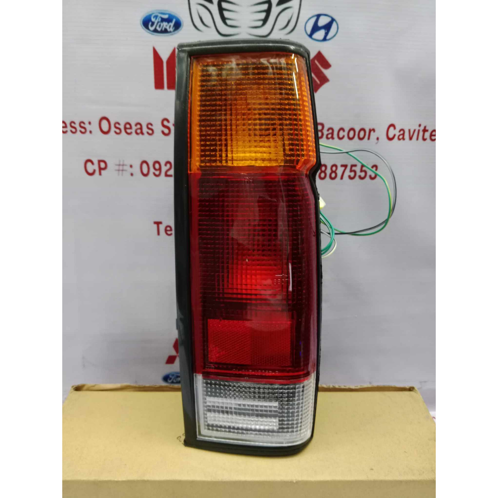 Right Side Tail Light Assembly For 1999-2004 Nissan Pathfinder - Halogen, Includes Bulbs