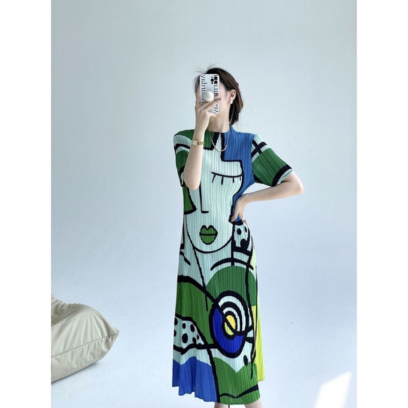 PREMIUM Elegant Minimalist Pleated Dress | ZARA Inspired, Madam Celebrity |  Shopee Philippines