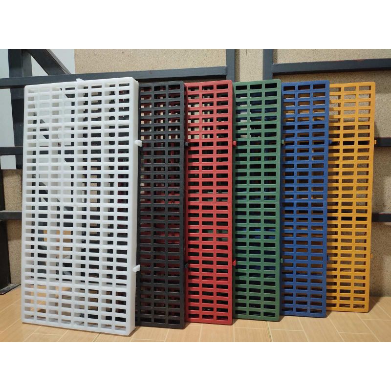 Plastic matting for dog cage sale