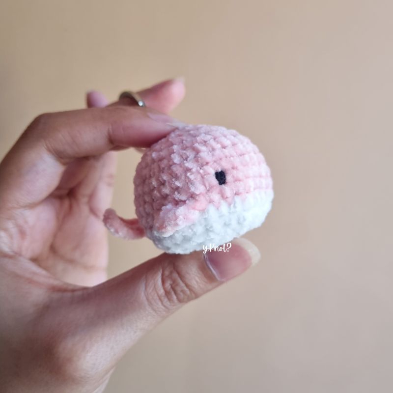 Crochet Kissing Whale Keychain Couple Bestfriend keychain