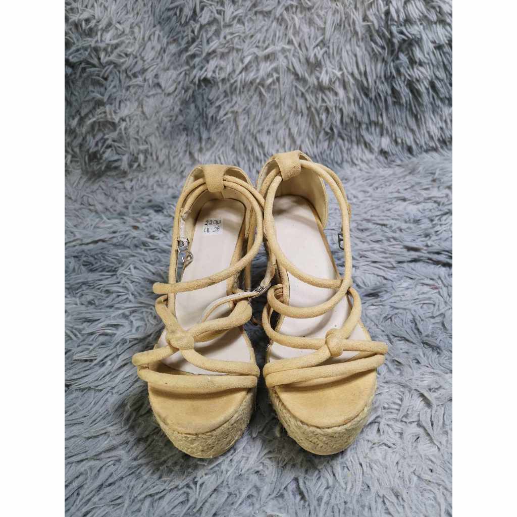 Yarrow Wedge Mandarin Suede