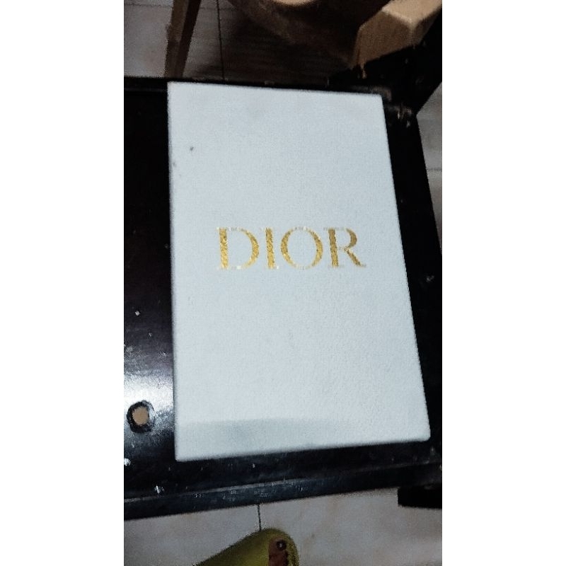 Dior hotsell shoe box