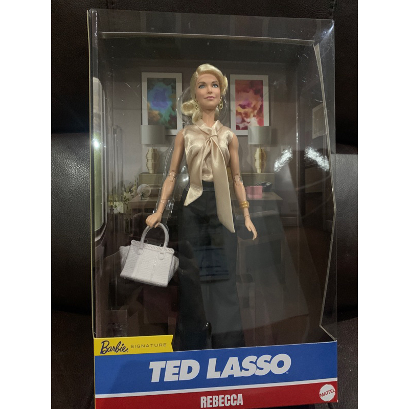 Barbie Signature Rebecca Welton HJW93 (Ted Lasso) – Gold Label – NRFB – Indonésie