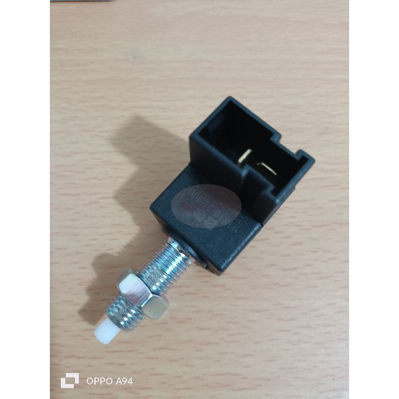938102E000 BRAKE LIGHT SWITCH HYUNDAI KIA (2 PINS ONLY) Shopee