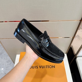 Shop Louis Vuitton 2022-23FW Loafers Plain Leather Logo Loafers & Slip-ons  (1AAN6T) by OceanPalace