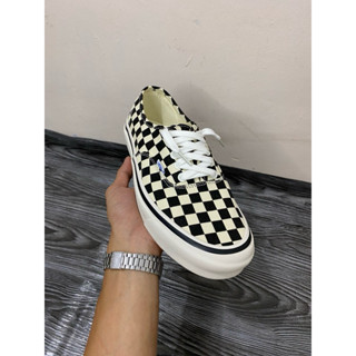 Checkerboard vans best sale price ph