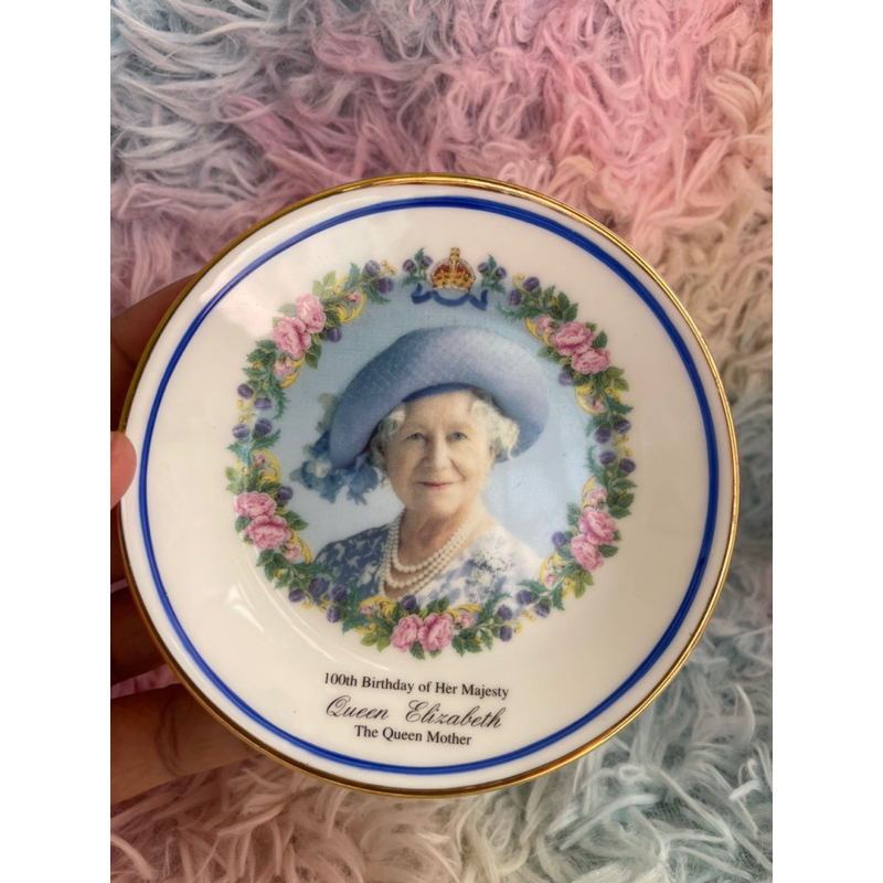 Royal Crown Duchy Queen Elizabeth Commemorative Plate 