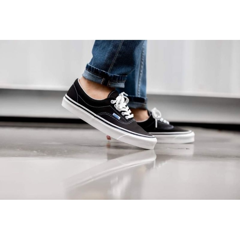 Vans authentic black outlet white on feet