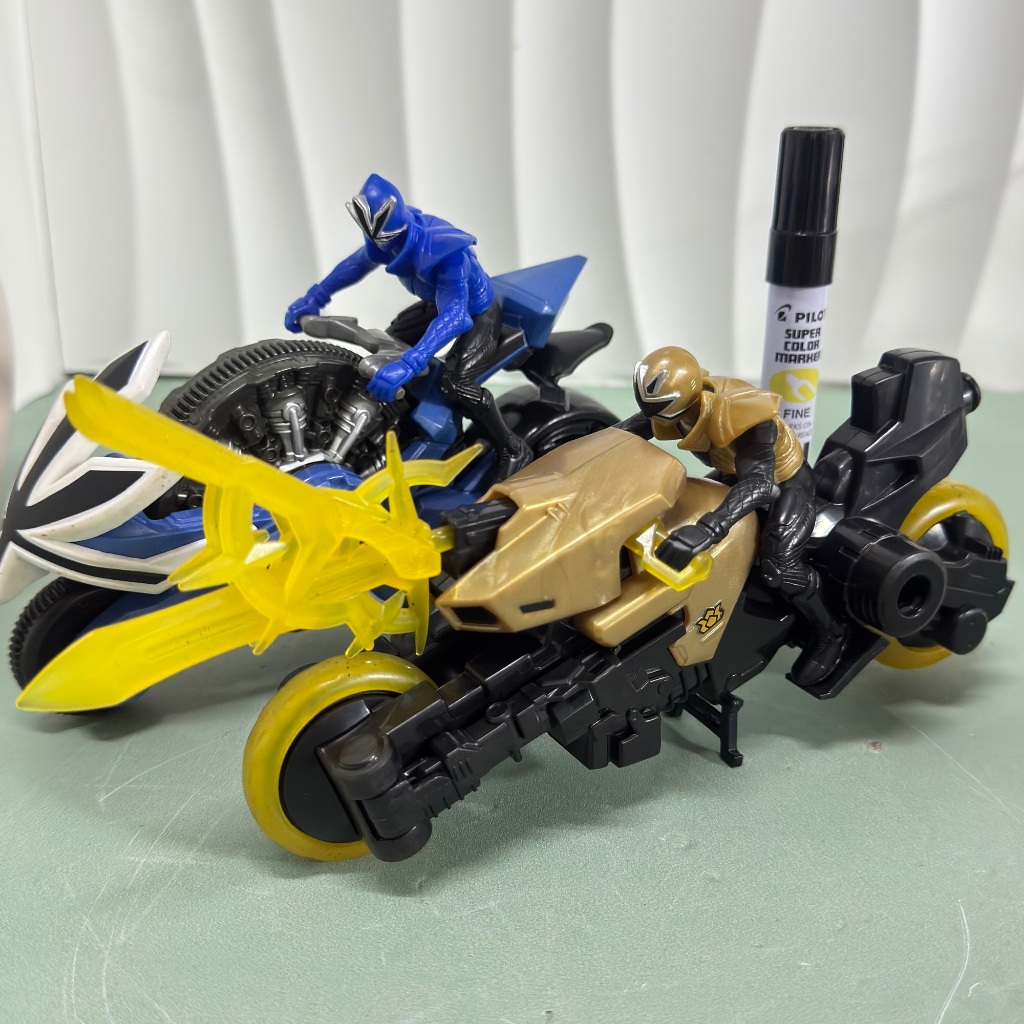 SALE!!! Bandai Power Rangers Samurai Gold Ranger Sword Motorcycle Blue ...