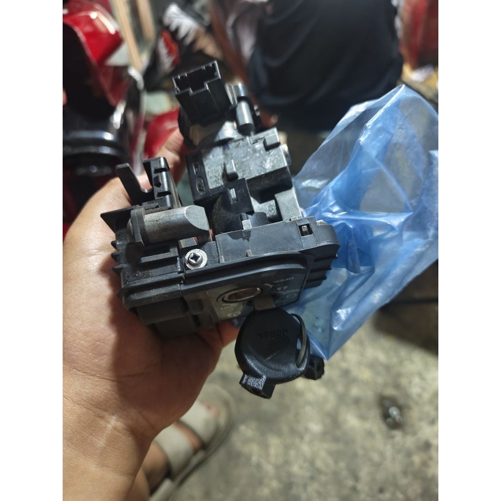 HONDA CLICK v2 ORIGINAL IGNITION SWITCH | Shopee Philippines