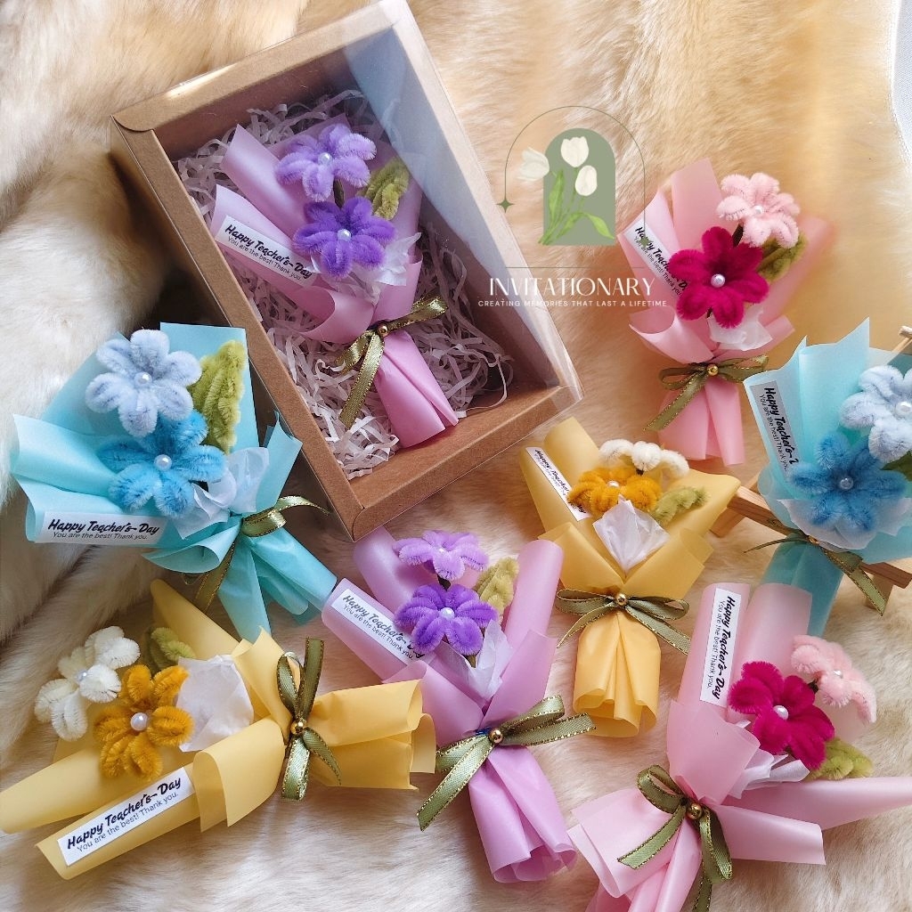 Mini Bouquet in a Box (Teacher's Day Edition) | Shopee Philippines