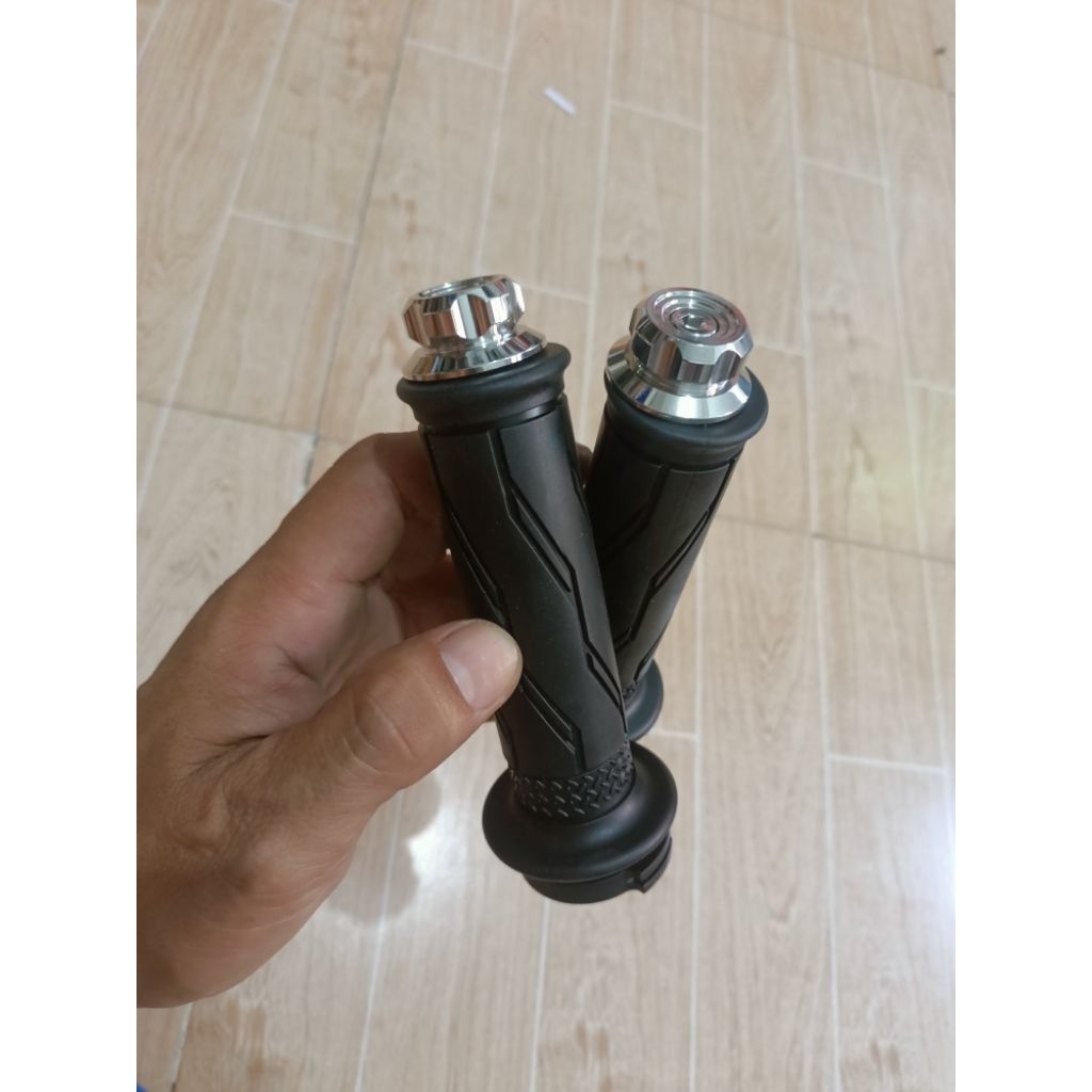 ORIG YAMAHA OEM HANDLE GRIP SET WITH CNC BAR END FOR M3/SOUL I GT/NMAX ...