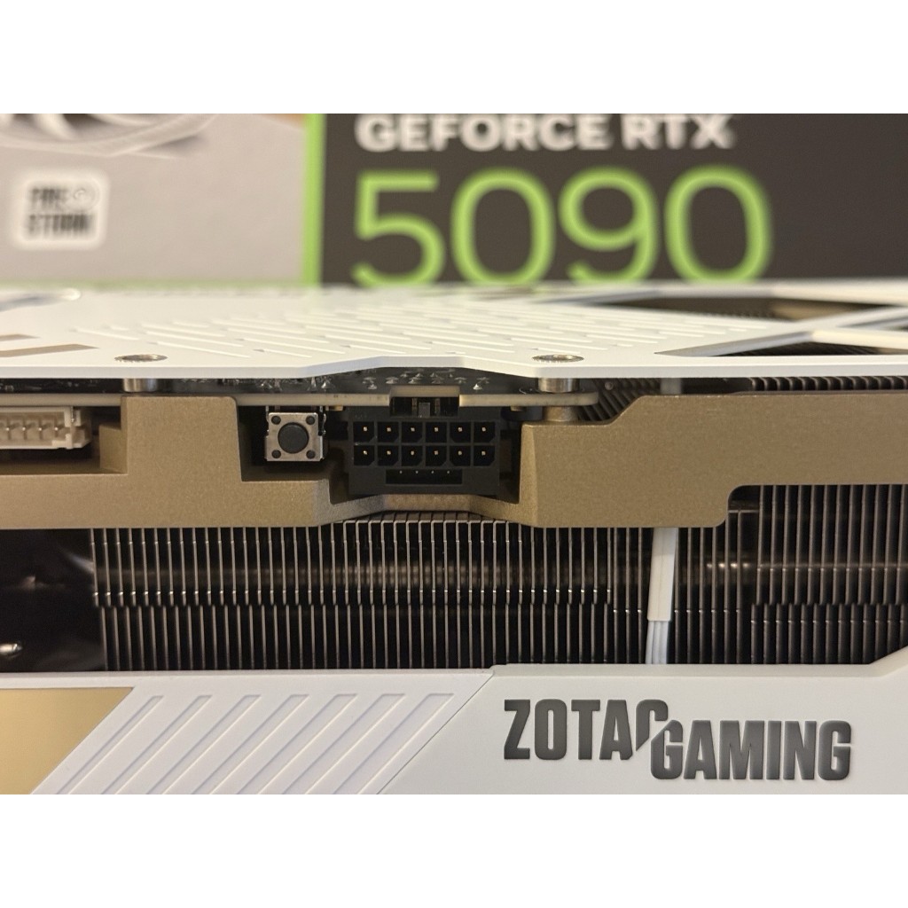 Zotac GeForce RTX 5090 Solid OC 32GB GDDR7 Graphics Card White Full ...