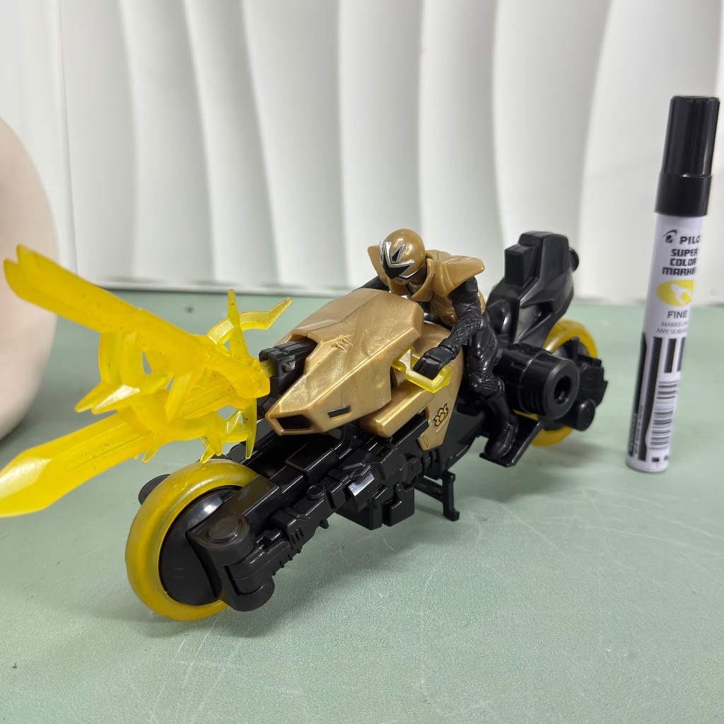 SALE!!! Bandai Power Rangers Samurai Gold Ranger Sword Motorcycle Blue ...