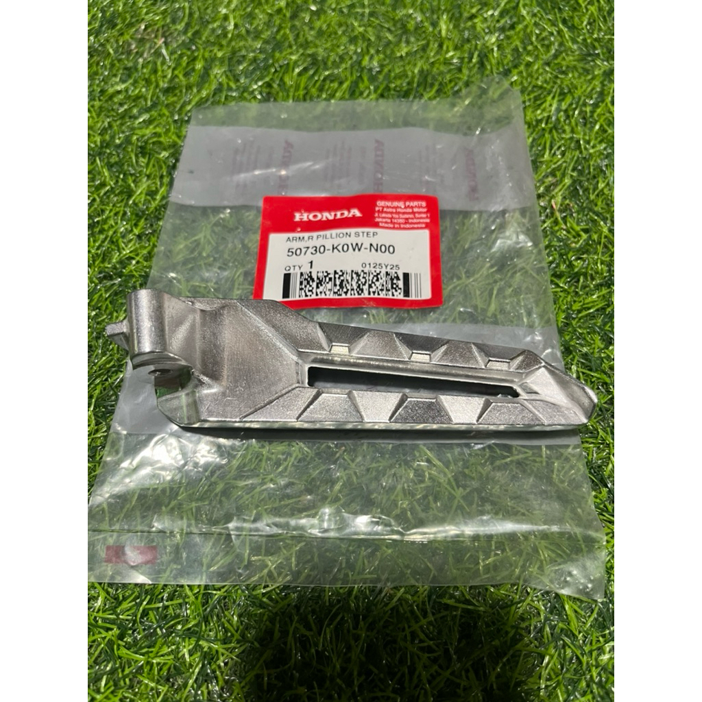 GENUINE ARM PILLION STEP FOR ADV 160 GENUINE MOTOR PARTS | Shopee ...
