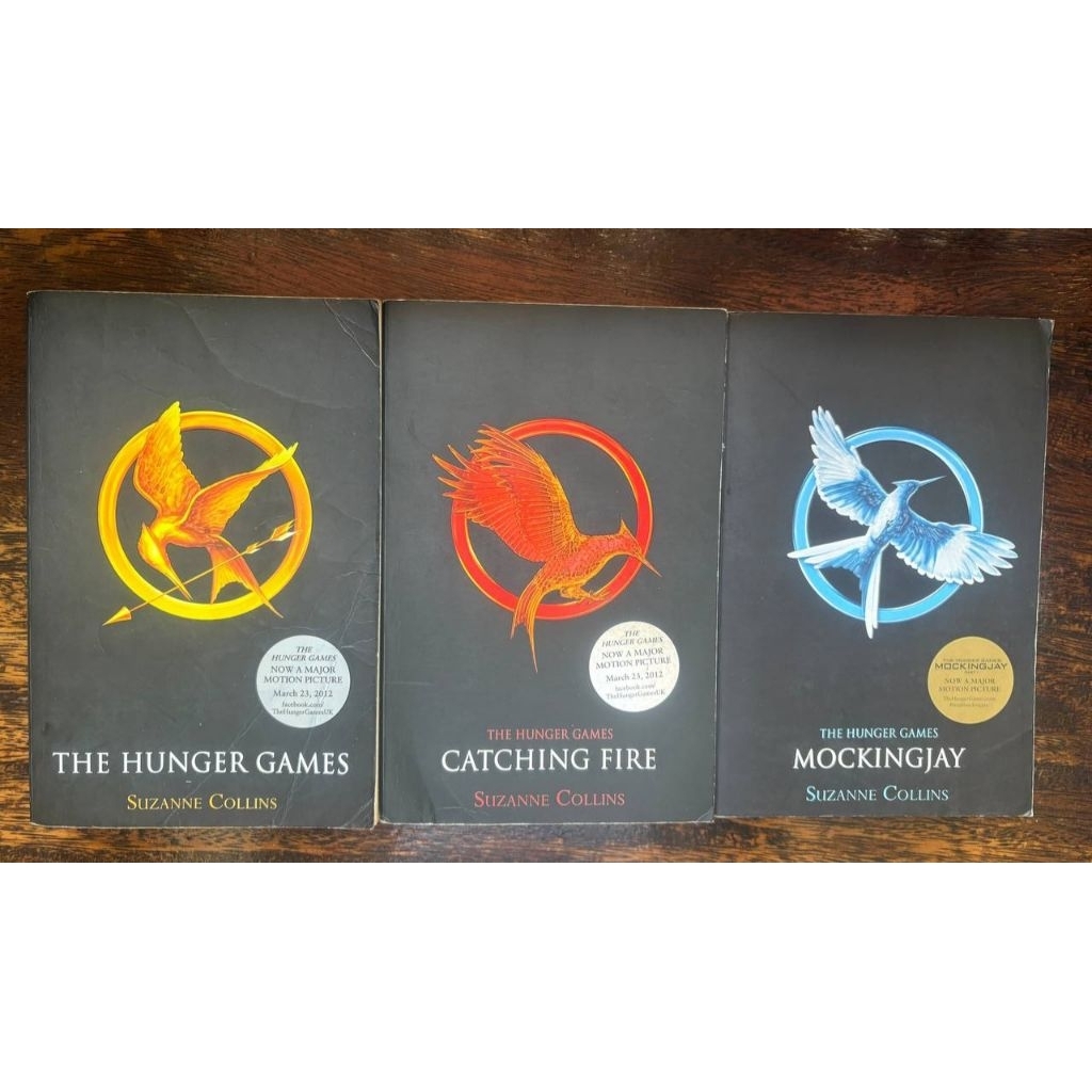 (Trade paperback) Complete Hunger Games set by Suzanne Collins ...