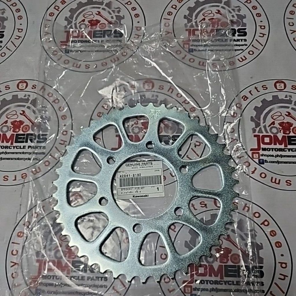 ✓ ZX-4RR 15 T 43T ENGINE / REAR SPROCKET 520 GENUINE 42041-0192