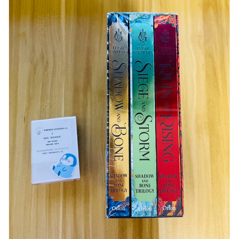Leigh Bardugo - SHADOW AND BONE Boxed Set - Grishaverse Trilogy 3 books ...